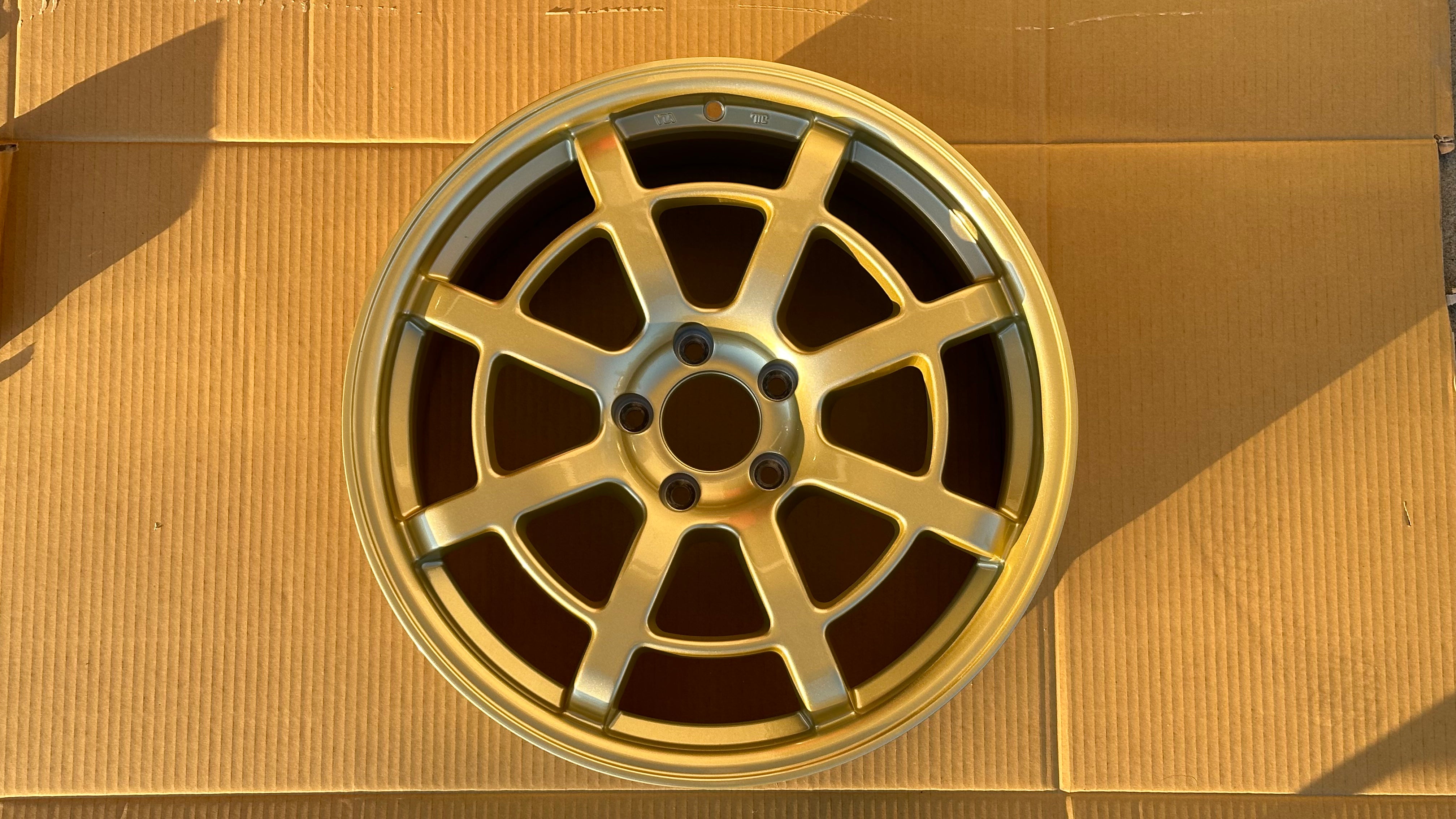 R.M.K R8 (Champion Gold)