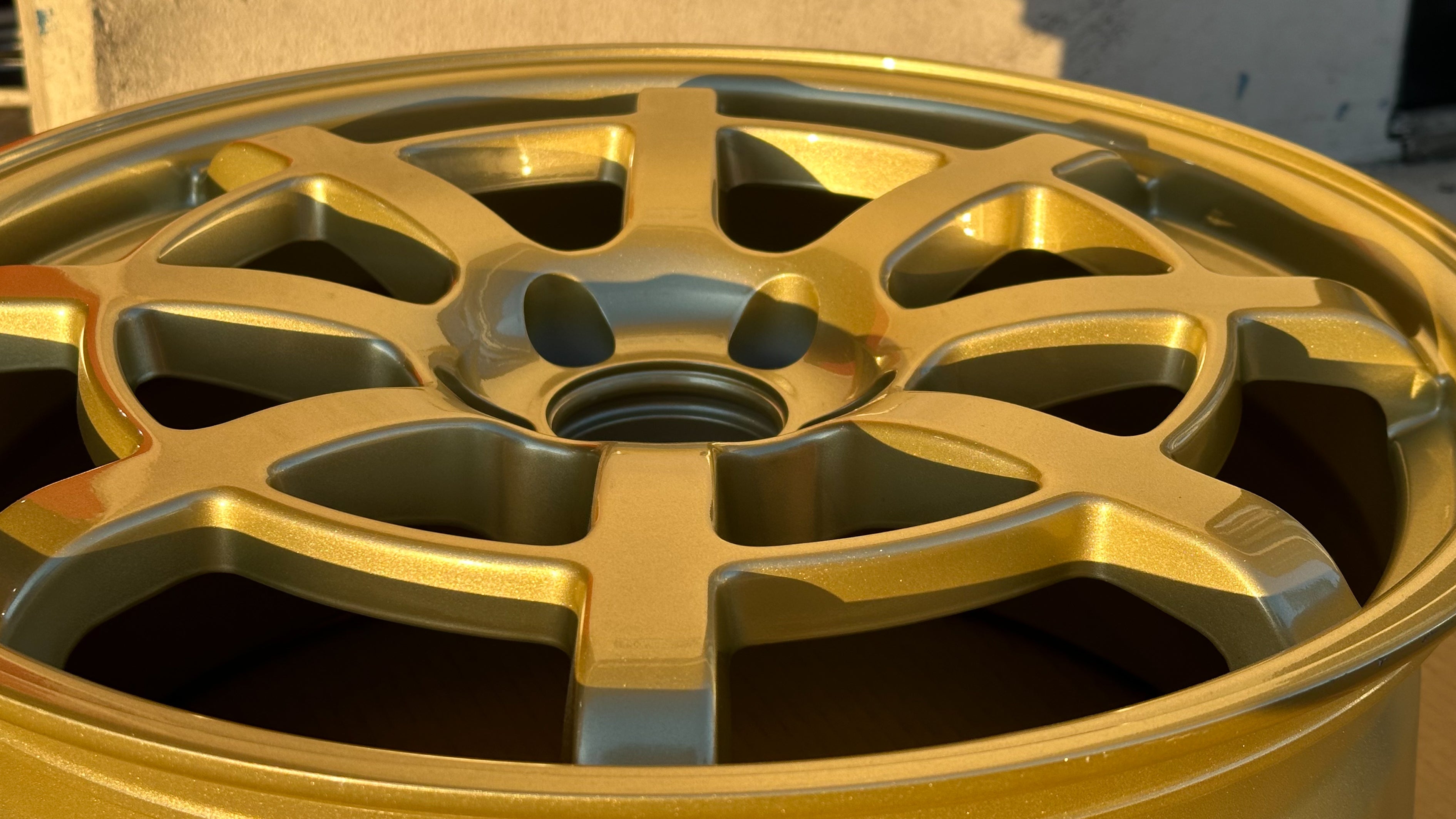 R.M.K R8 (Champion Gold)