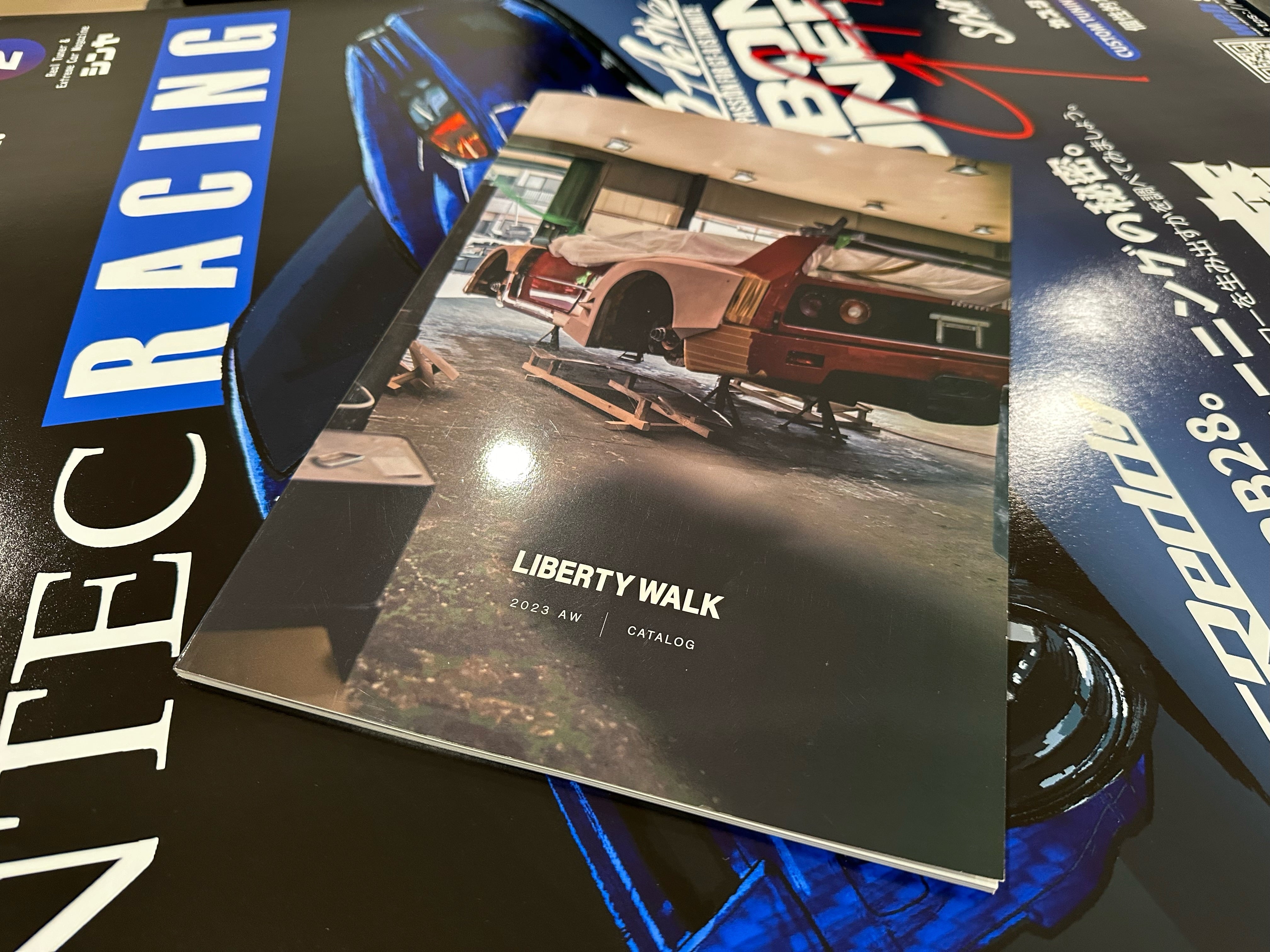 1/18 AUTOart Lamborghini Aventador Liberty Walk LB-Works Limited Edition (Hyper Red with Gold Accents) Car Model