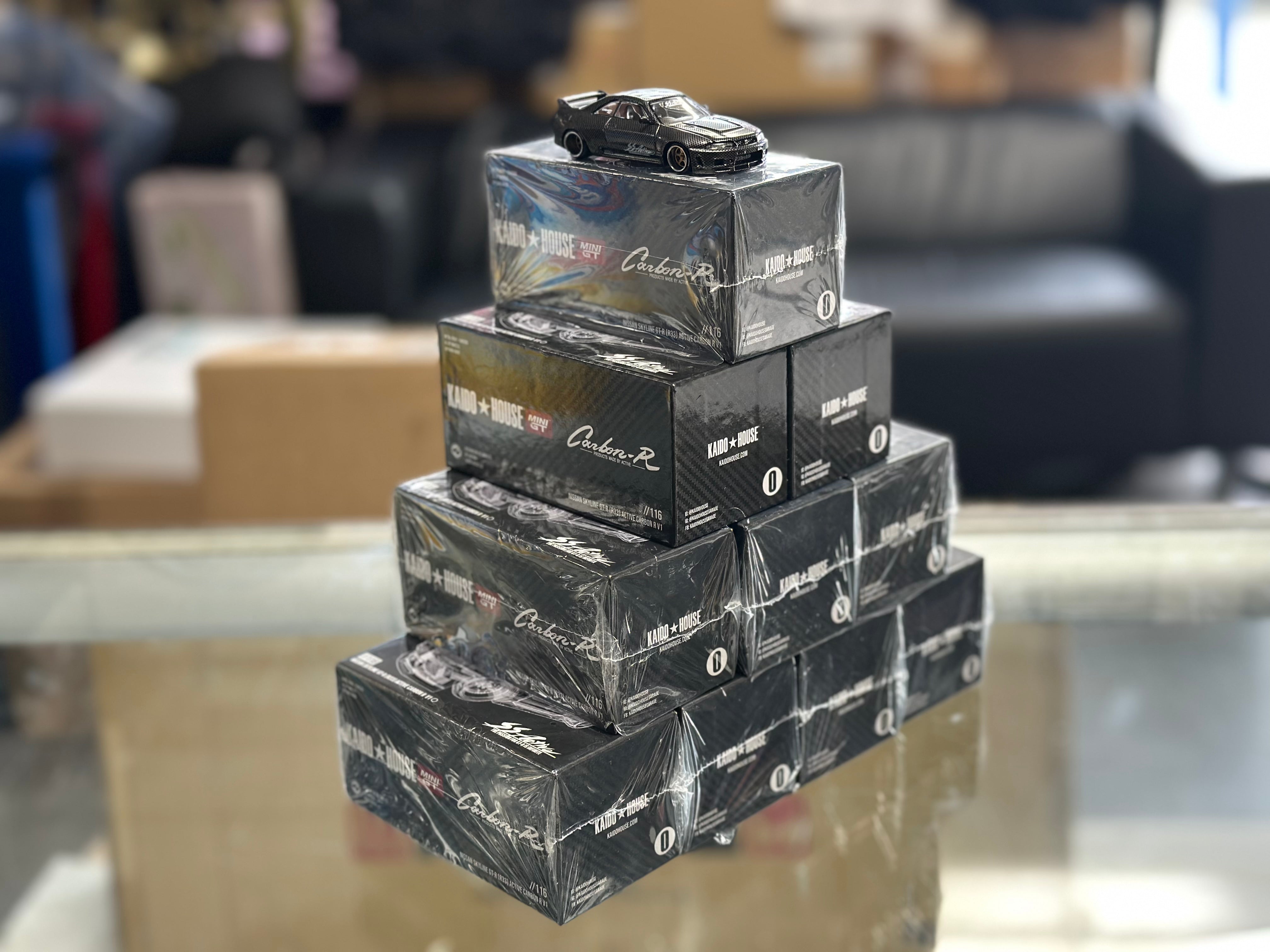 Kaido House x Nissan Skyline GT-R (R33) Active Carbon R 1/64 (Signed)