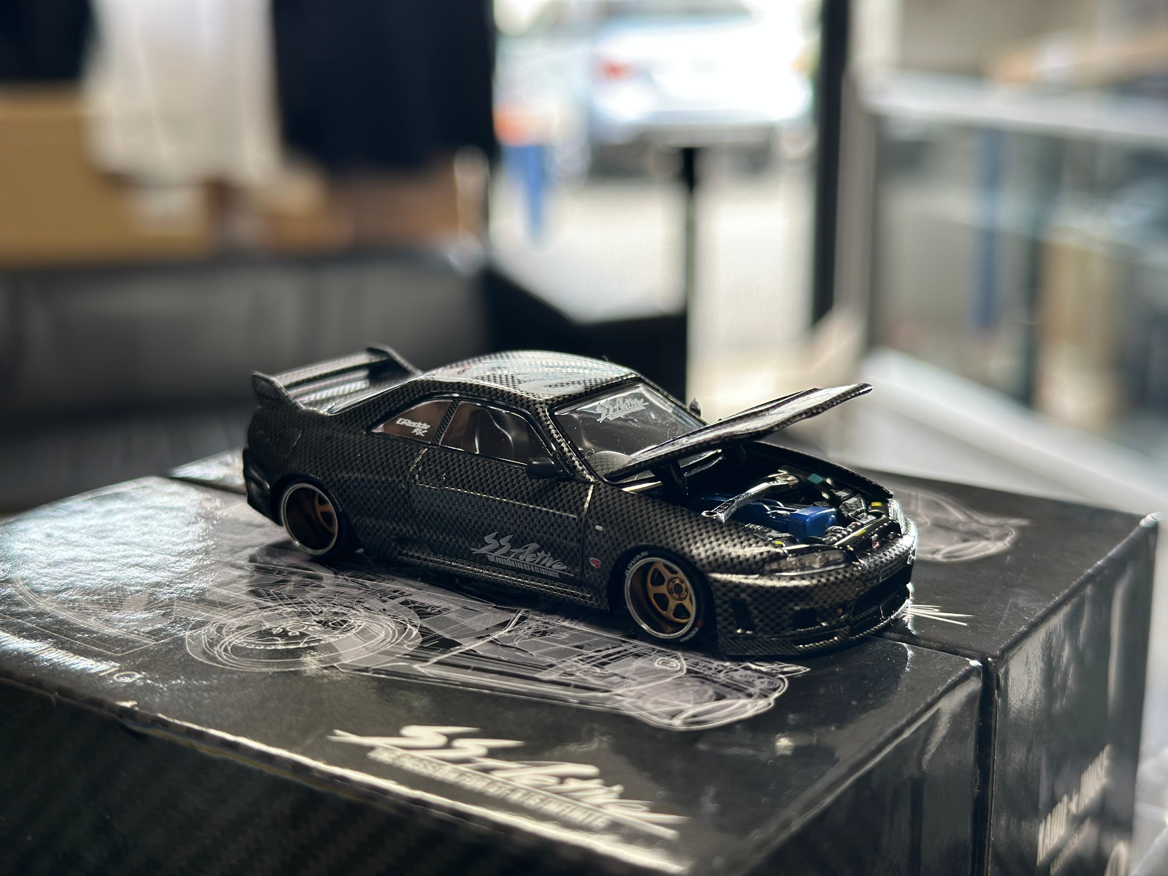Kaido House x Nissan Skyline GT-R (R33) Active Carbon R 1/64 (Signed)