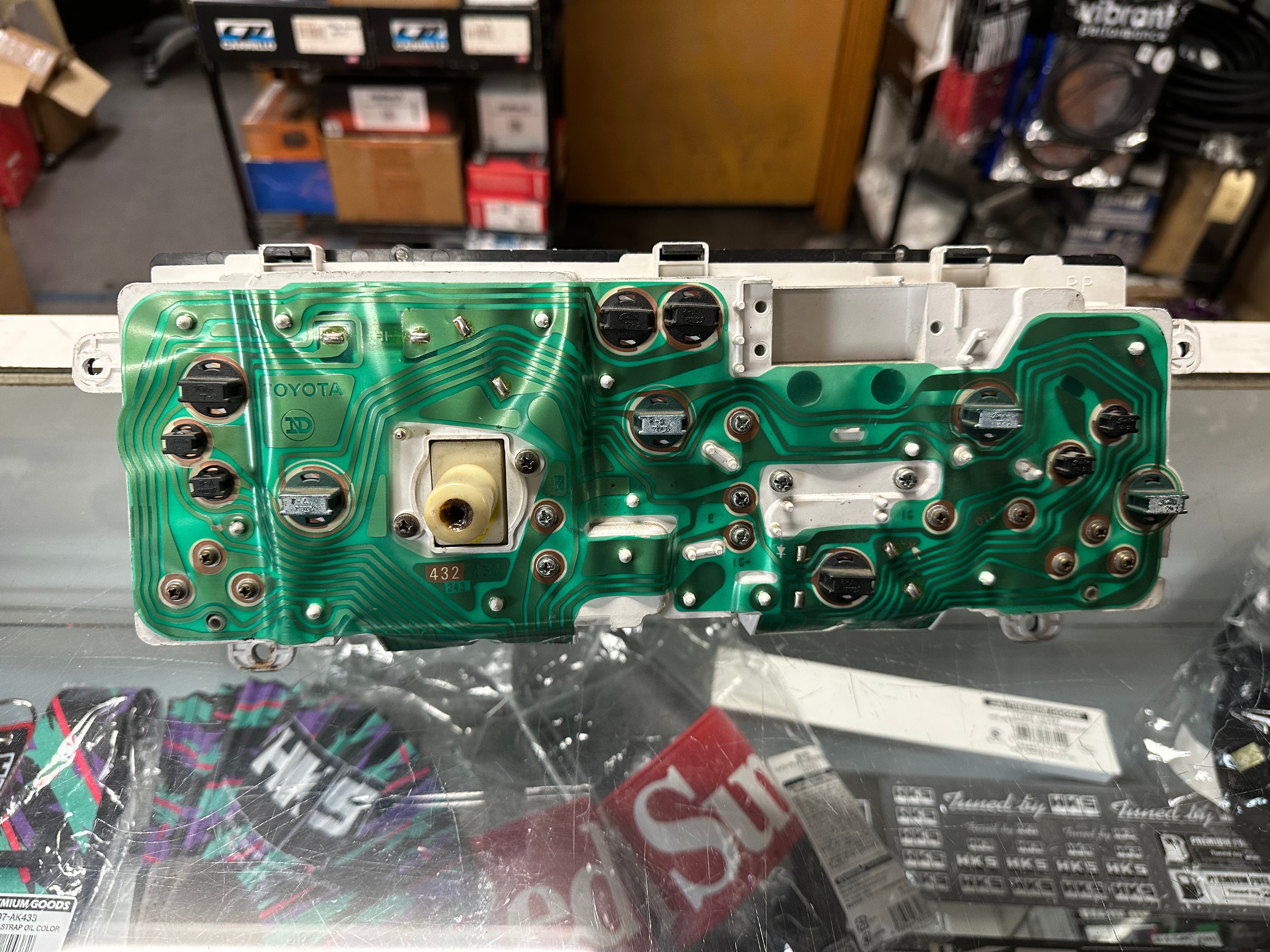 *USED* USDM AE86 4AC Gauge Cluster